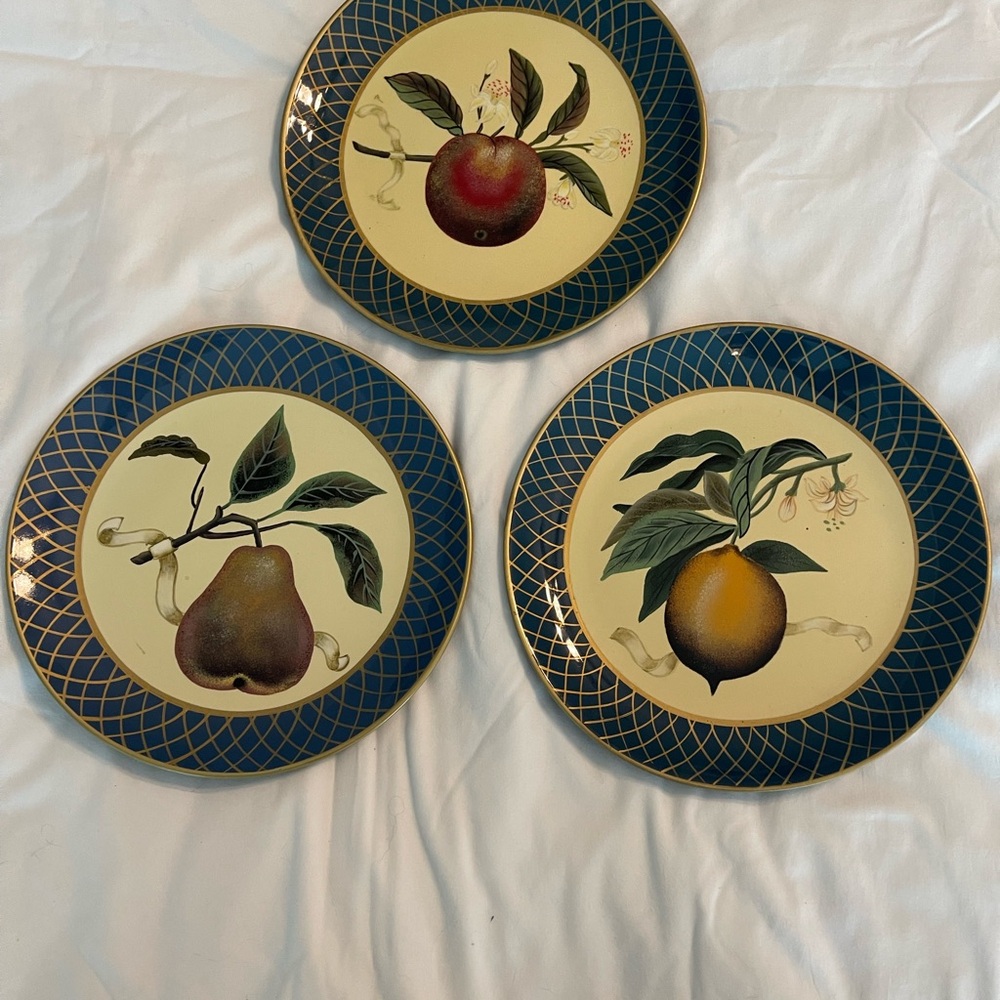 Elegant Fruit Design Plate Set with Blue and Cream Accents
